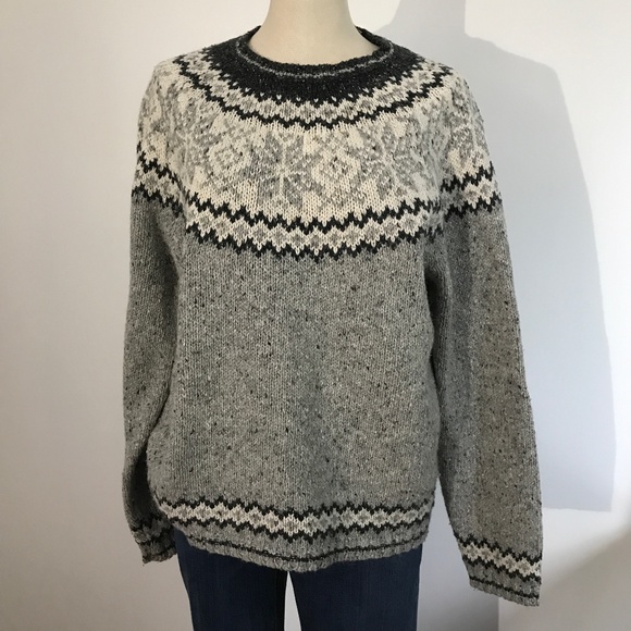 R&R Sweaters - R&R Gray Long sleeve Crewneck Knit